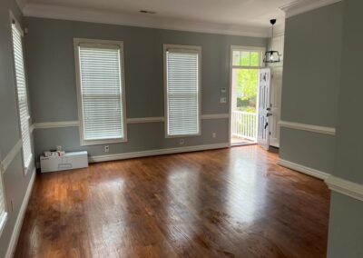 Worker,Joining,Vinyl,Floor,Covering,At,Home,Renovation